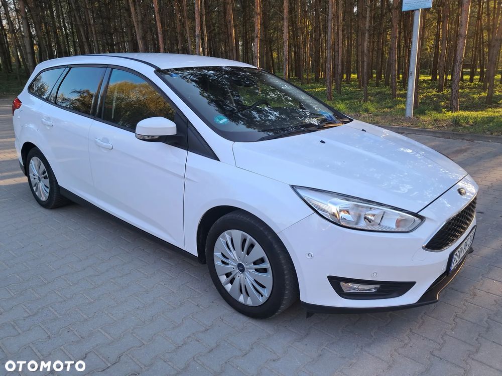 Ford Focus ver-1-5-ecoboost-start--stopp--system-business-edition - 11