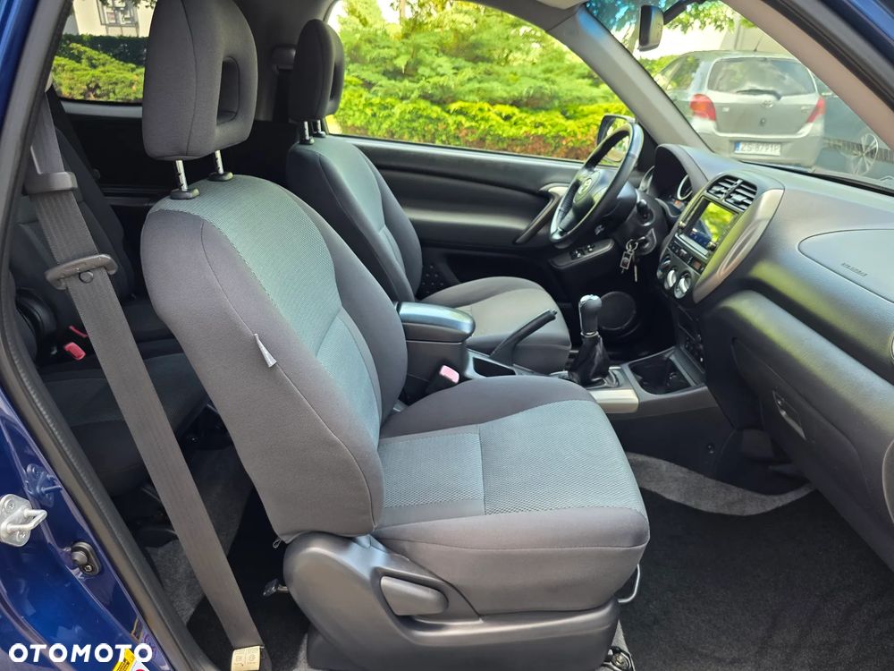 Toyota RAV4 - 22