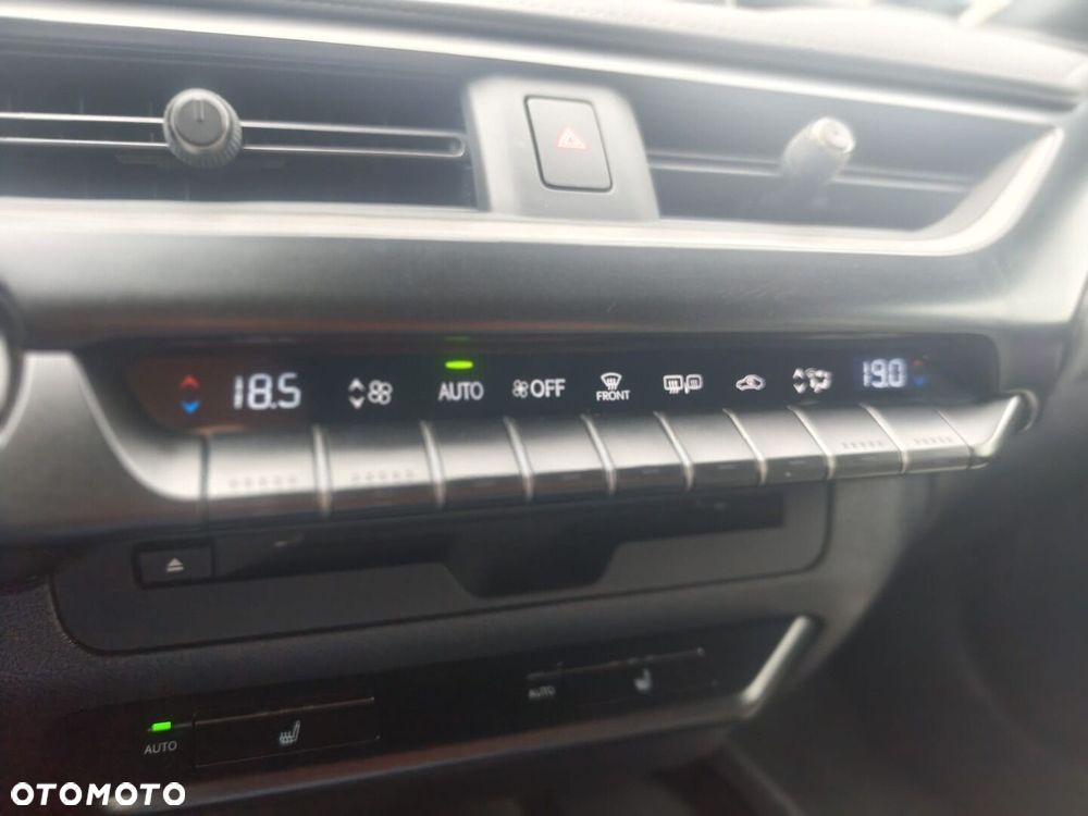 Lexus UX 200 GPF Business Edition 2WD - 21