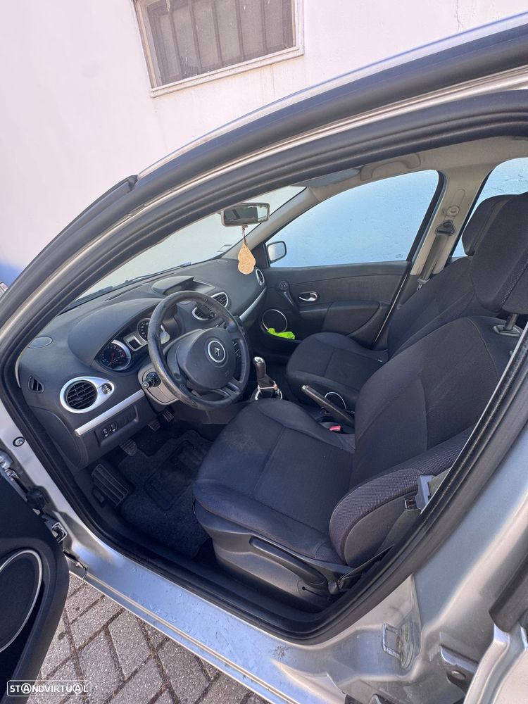 Renault Clio 1.4 16V Dynamique Luxe - 12