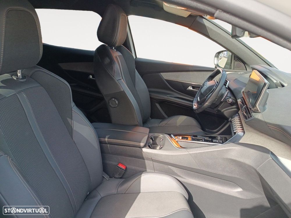 Peugeot 3008 1.6 Hybrid GT e-EAT8 — fotografia 15