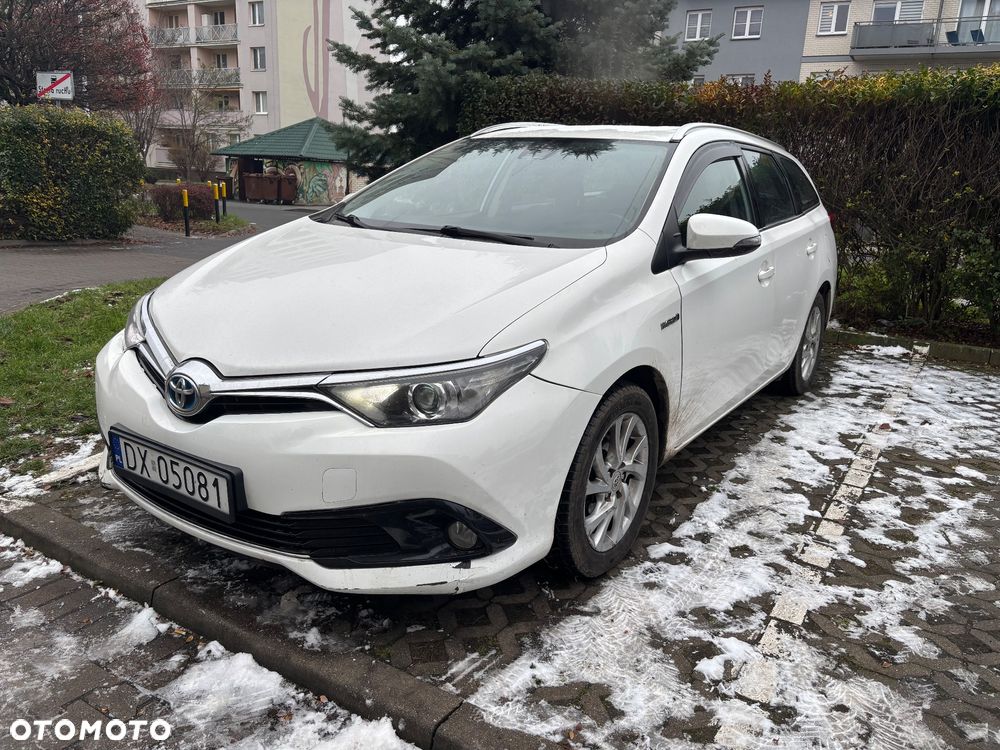 Toyota Auris 1.8 HSD Luna - 2