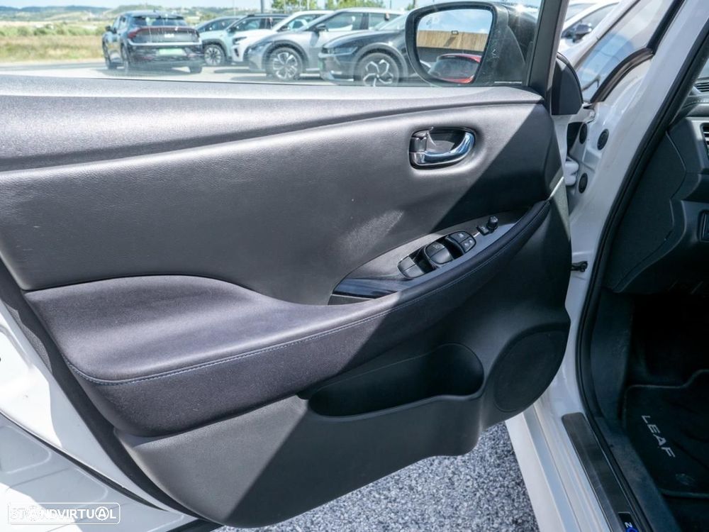 Nissan Leaf 40 kWh Acenta - 21