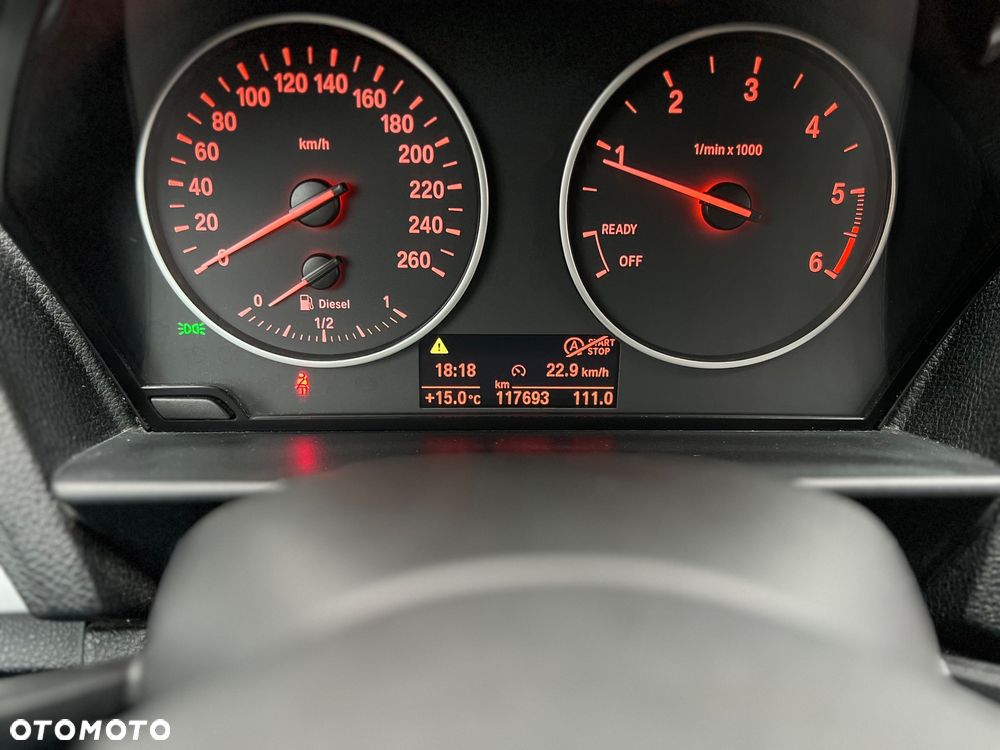 BMW Seria 1 120d xDrive - 13