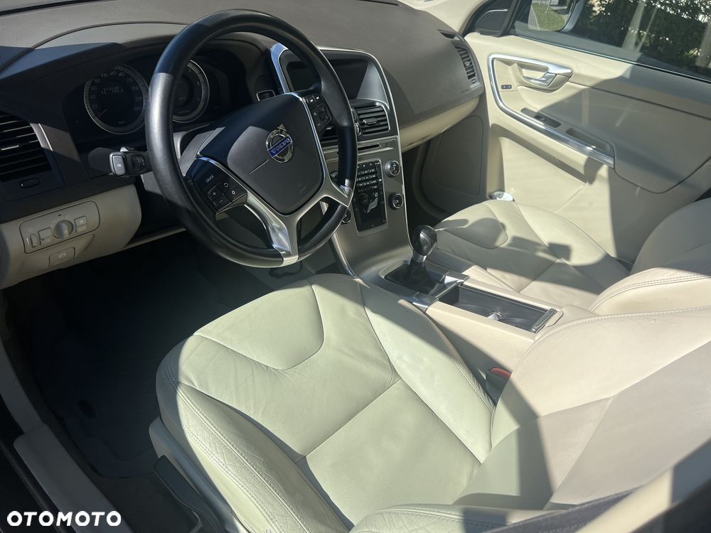 Volvo XC 60 D4 Momentum - 10