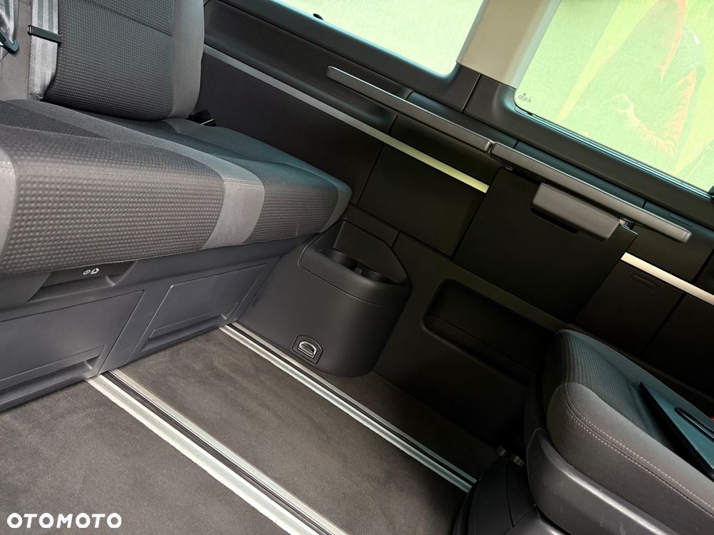 Volkswagen Multivan - 37