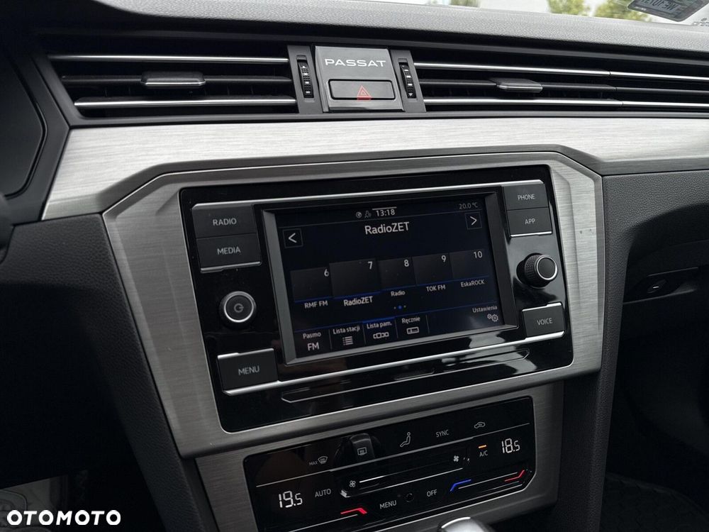Volkswagen Passat - 20