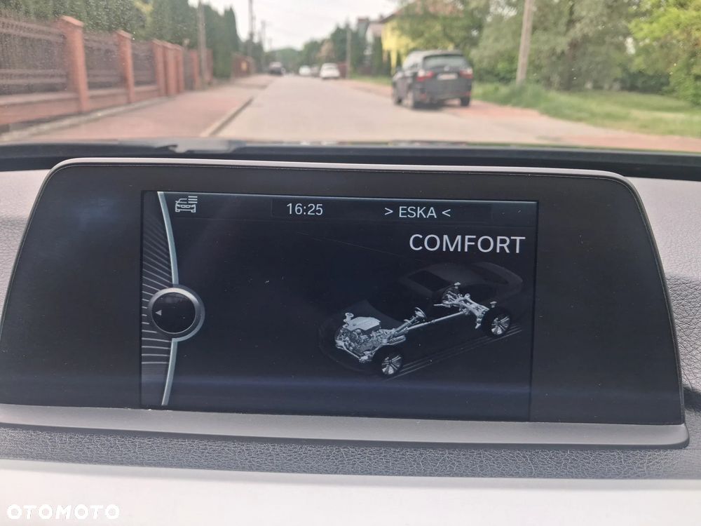 BMW Seria 3 318d Sport Line - 31