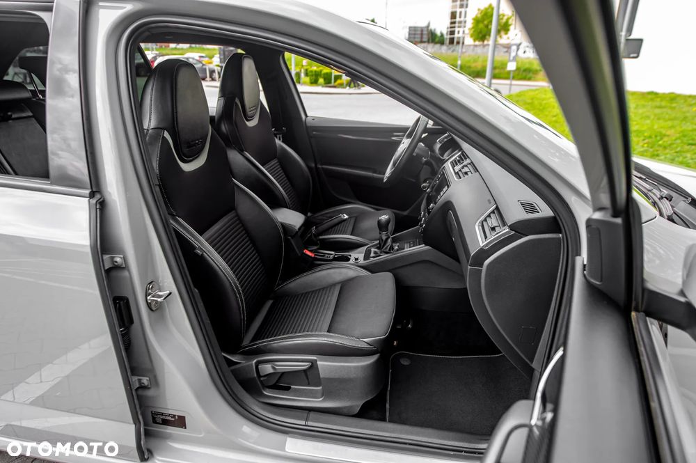 Skoda Octavia 2.0 TDI RS - 33