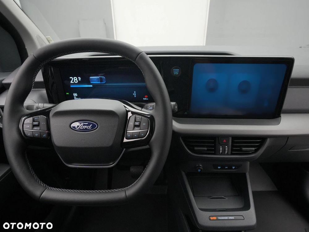 Ford E-Transit Courier Van 136KM Trend - 11