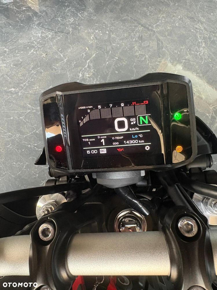 Yamaha MT - 4