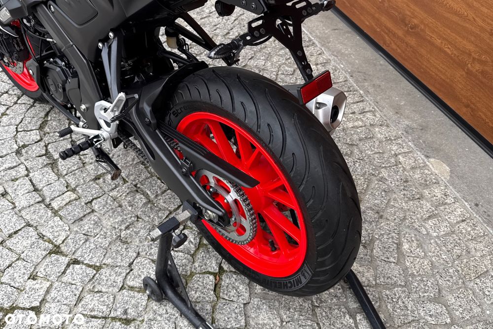 Yamaha MT - 22