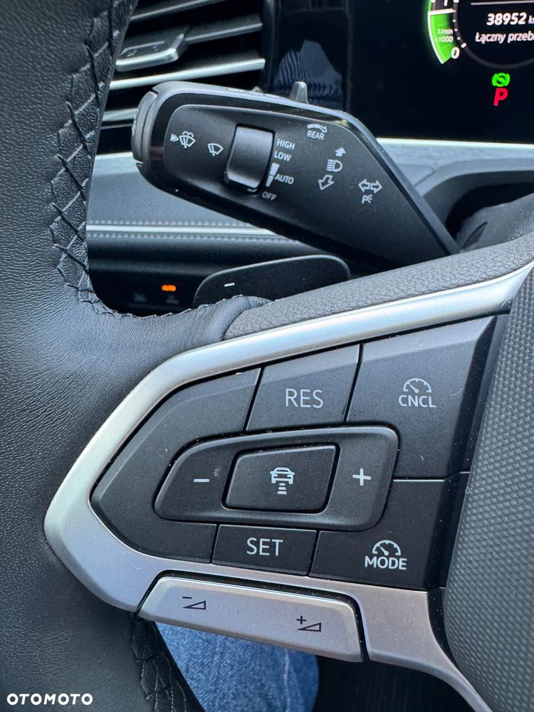 Volkswagen Passat - 22