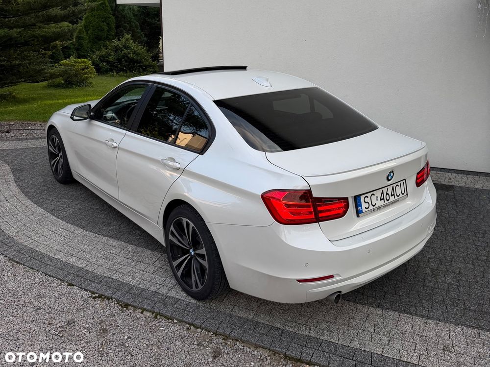 BMW Seria 3 318d Luxury Line - 15