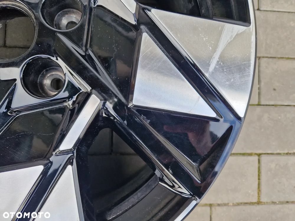 FELGA HYUNDAI KONA II 7Jx18H2 ET50 5X114,3 - 4