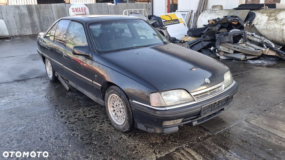 Na części Opel Omega A 2.6 12v DUAL RAM silnik C26NE skrzynia Maska Zderzak Drzwi Klapa Szyba Fotel Kanapa Lusterko Lampa Przód Tył Zestaw Komplet Błotnik Grill Atrapa Pas Boczki Kokpit Deska Rozdzielcza  Przełącznik Włącznik Sterownik Przewody Wiązka Instalacja Moduł Komputer Czujnik Listwa Pompa Alternator Wtryski Głowica Rozrusznik Kompresor Sprzęgło Dwumas  ABS Klimatyzacji Paliwa Wspomagania Kolektor Turbina Przepustnica Zawór Chłodnica Koło Hak Belka Sanki Zawieszenie Mcpherson Półoś Amortyzator Wydech Tłumik Zacisk Most - 2