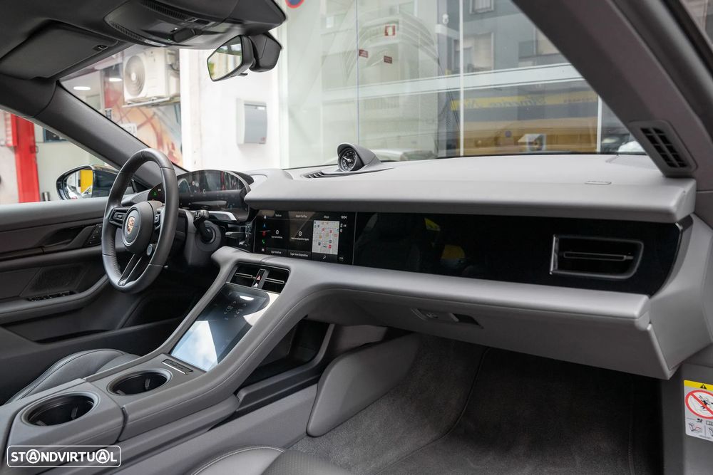 Porsche Taycan Sport Turismo Standard - 11
