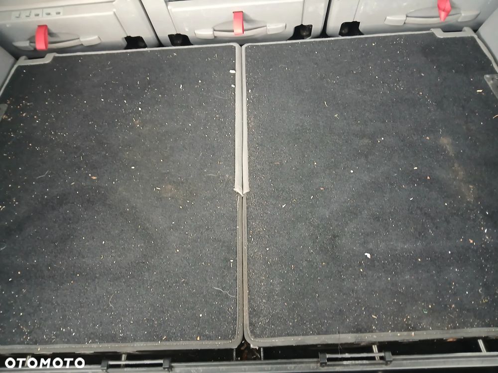 Volkswagen Touran 1.9 TDI Highline - 9
