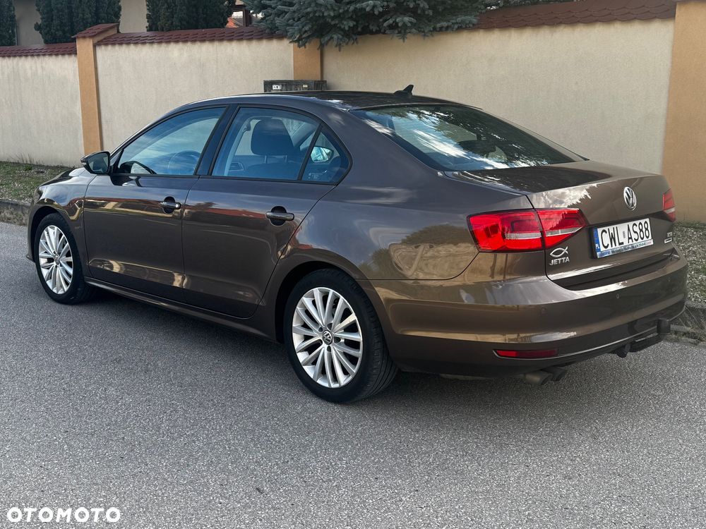 Volkswagen Jetta - 3