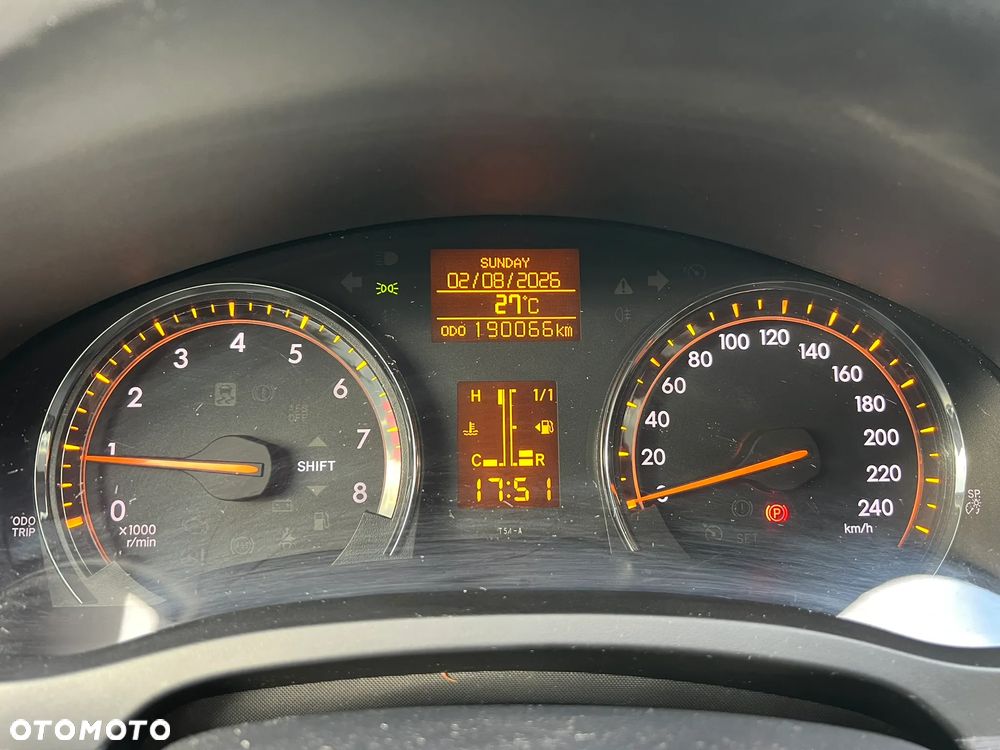 Toyota Avensis 1.6 Luna - 9