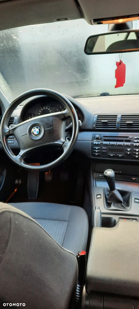 BMW Seria 3 318i - 8