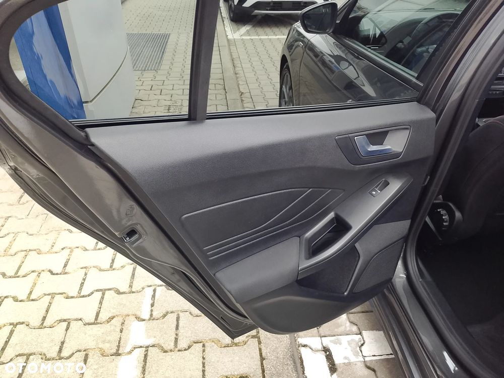 Ford Focus 1.0 EcoBoost Hybrid ST-LINE - 13