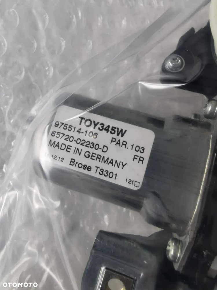 Toyota Auris  podnośnik szyby 69820-02330 - 3