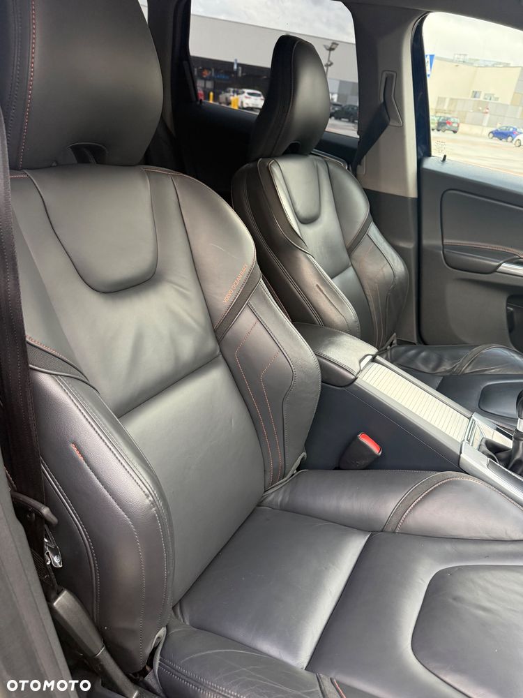 Volvo XC 60 D4 AWD Ocean Race - 31