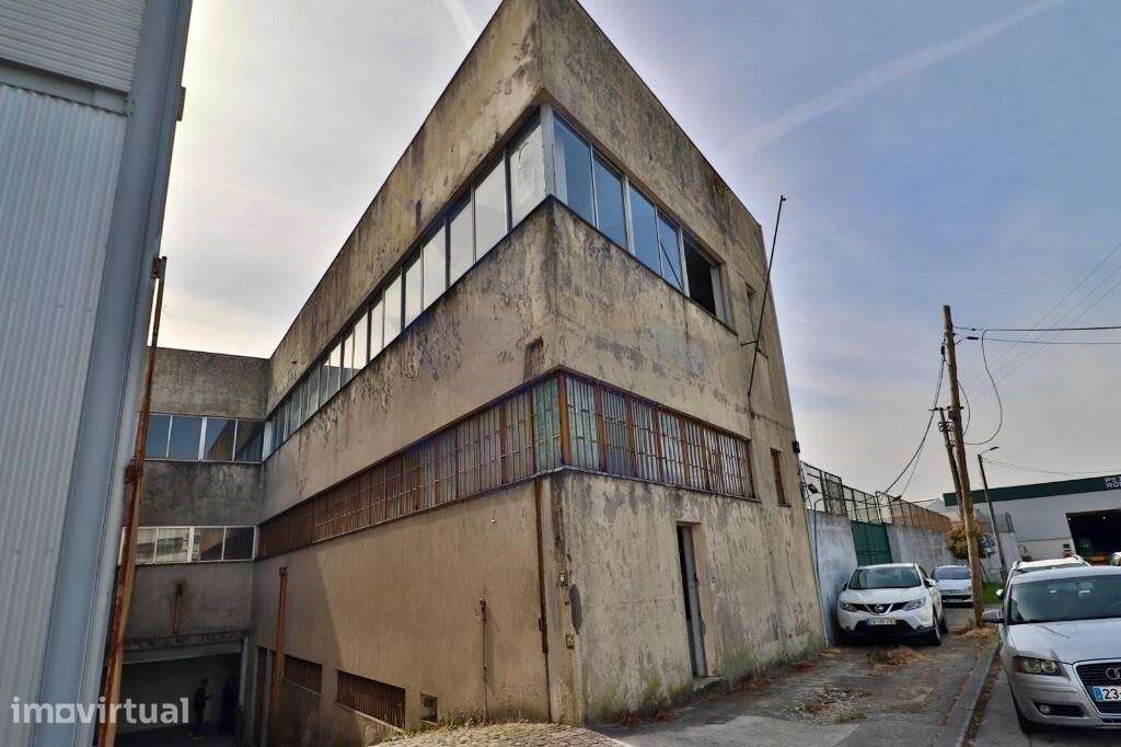 Pavilhão para Industria/Serviços - Grande imagem: 2/44