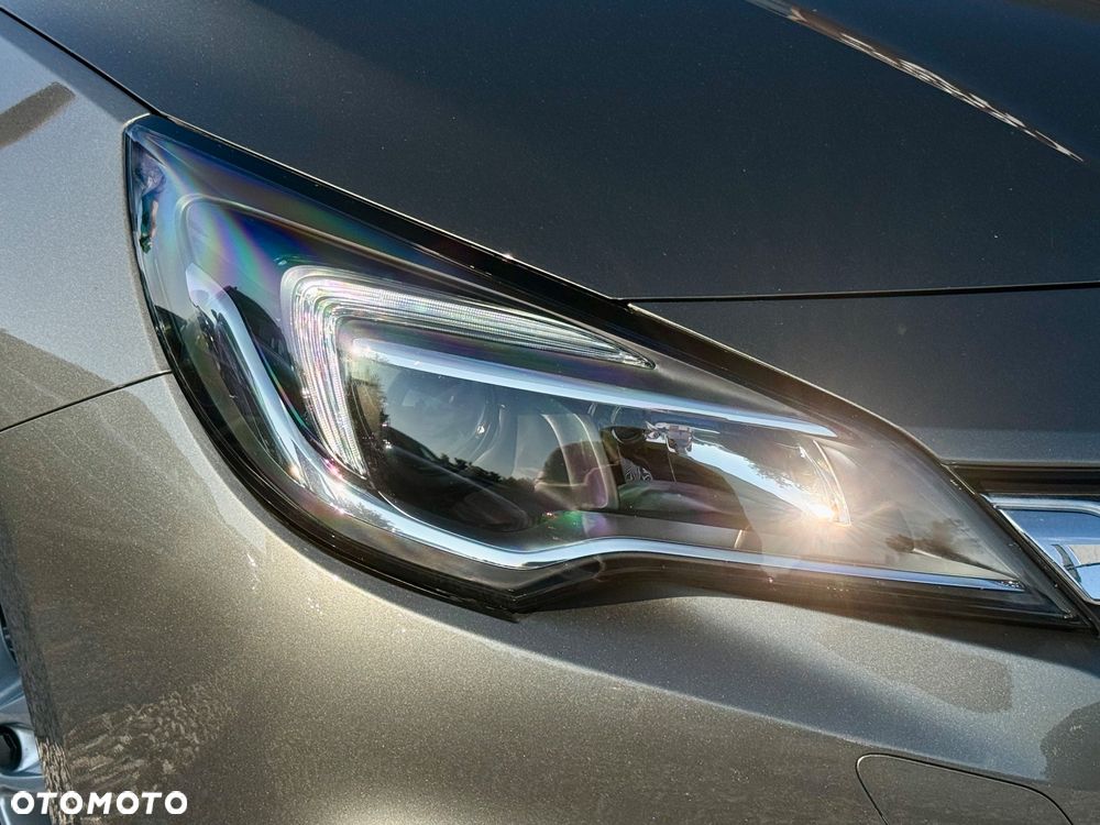 Opel Astra 1.4 Turbo 120 Jahre - 10