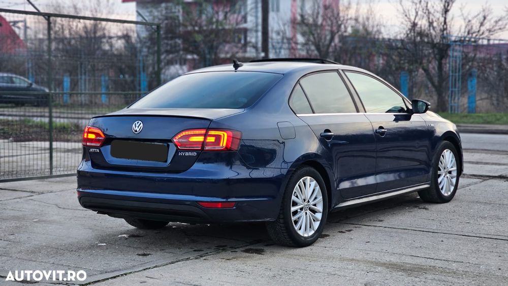 Volkswagen Jetta - 3