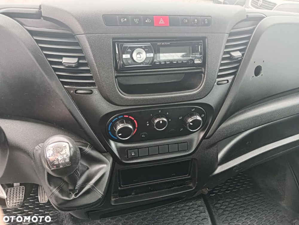 Iveco 35C13, 35C12, 35C14, 35C15 - 12