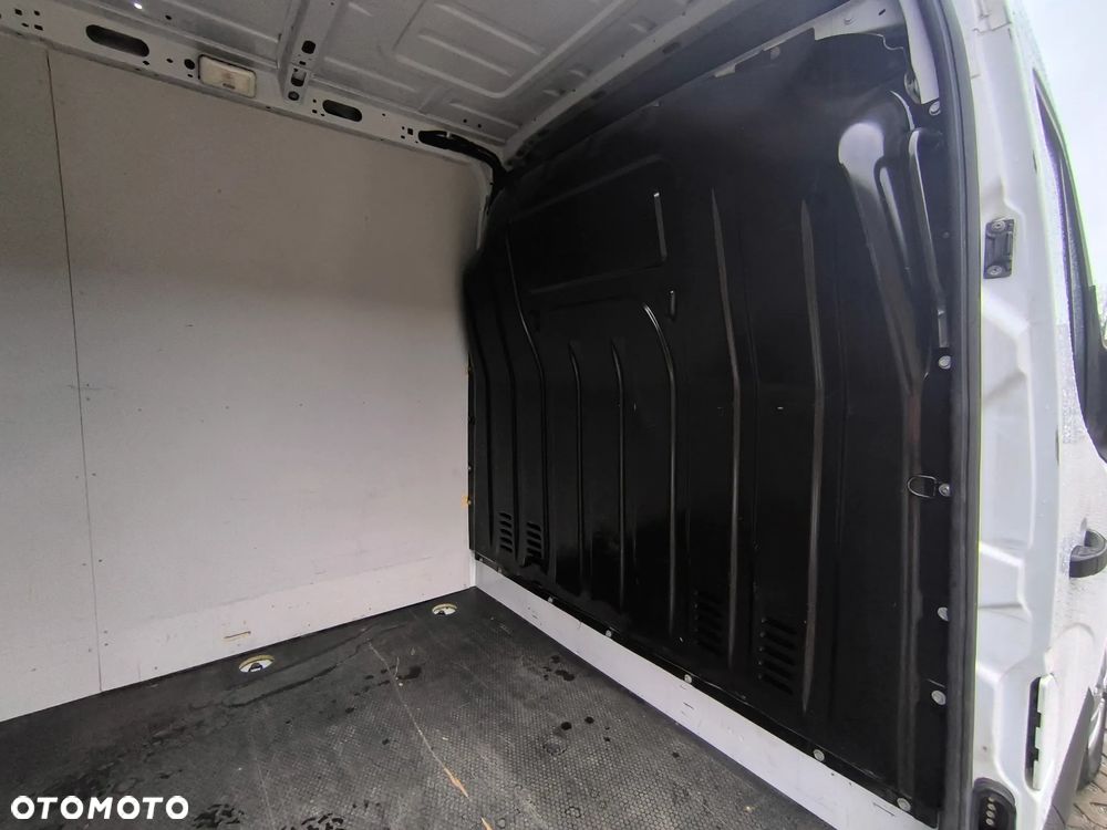 Nissan INTERSTAR - 27