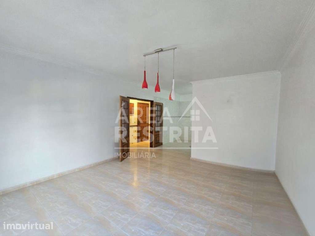 Apartamento T2, em excelente estado, Tapada das Mercês - Grande imagem: 3/23