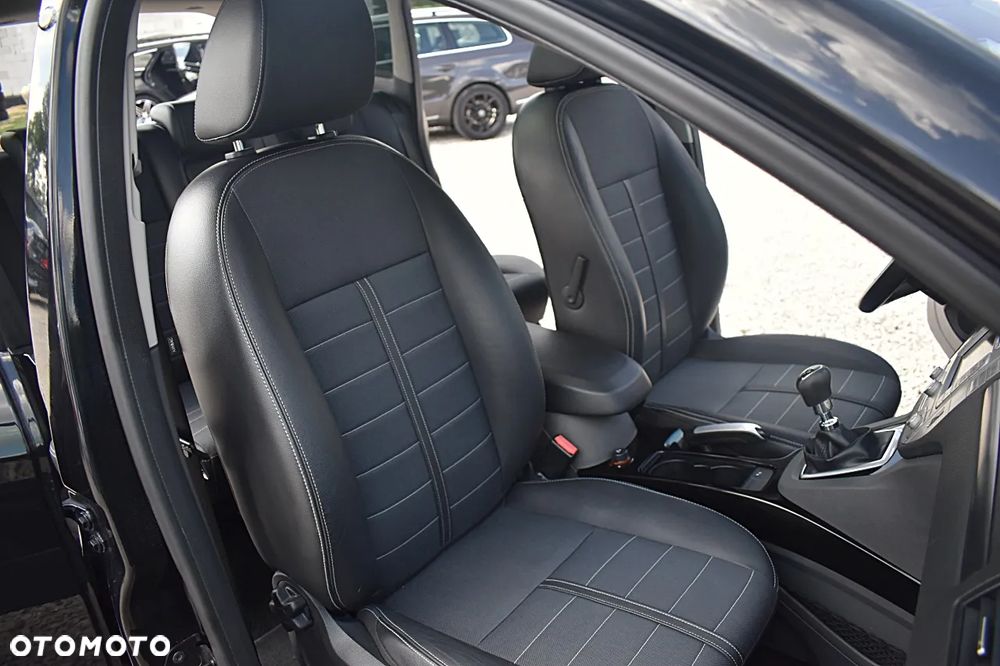 Ford Kuga 2.0 TDCi 2x4 Titanium - 22