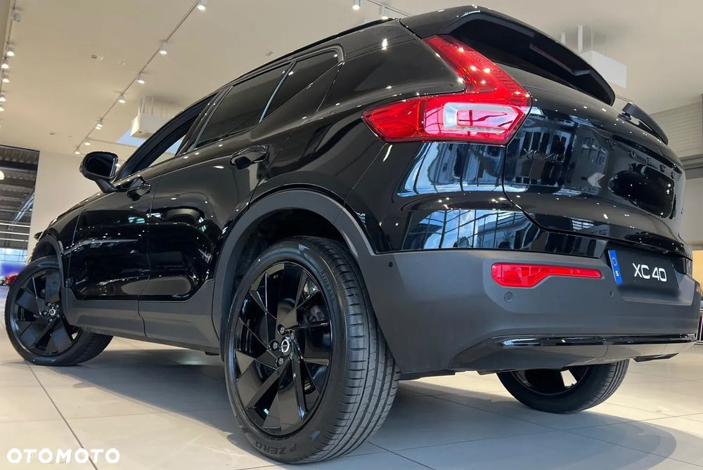 Volvo XC 40 B4 B AWD DKG Ultimate Dark - 2