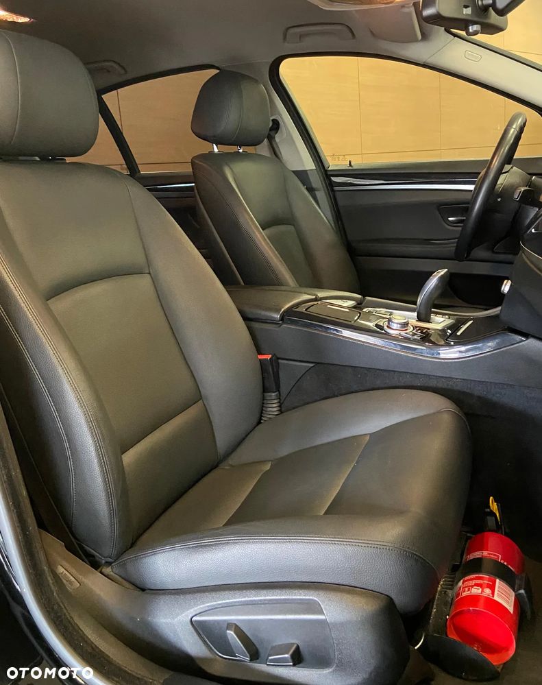 BMW Seria 5 518d - 11