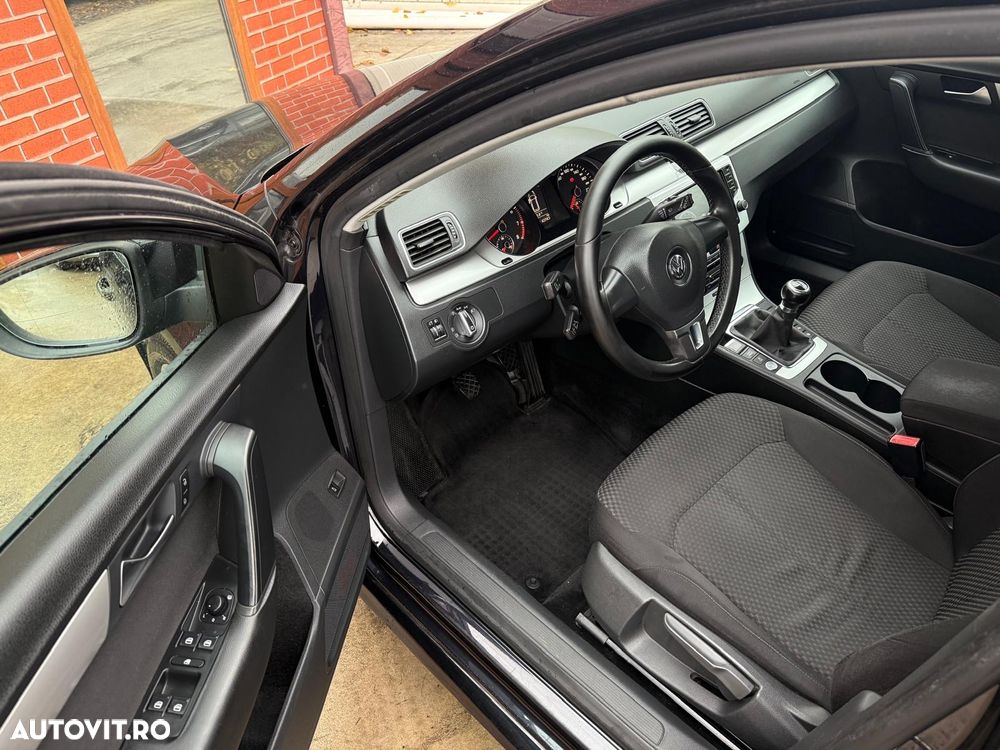 Volkswagen Passat - 17