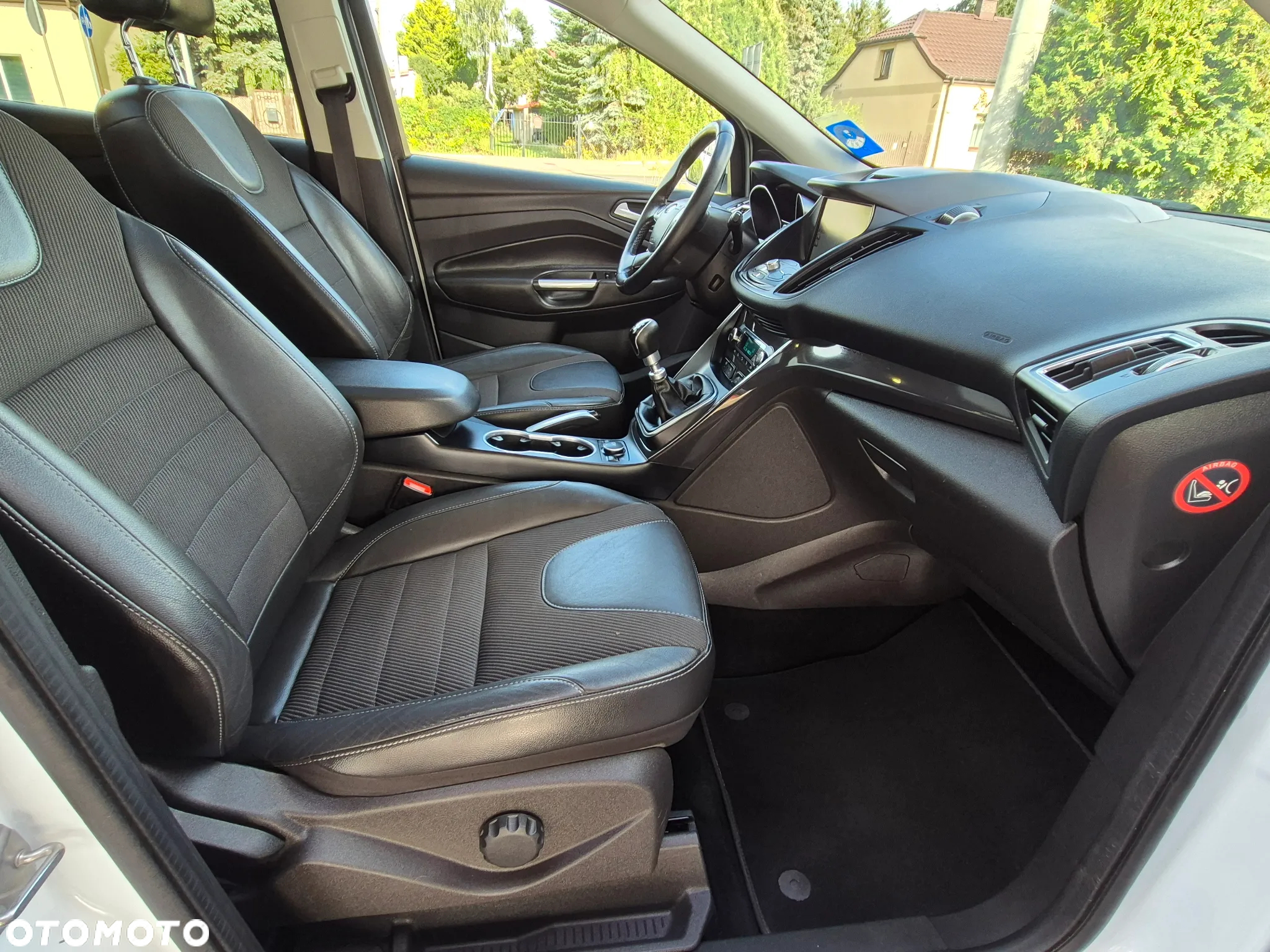 Ford Kuga 2.0 TDCi 2x4 Titanium - 31