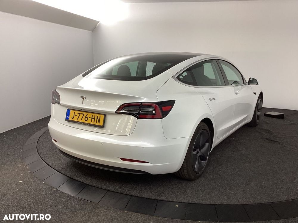 Tesla Model 3 - 12