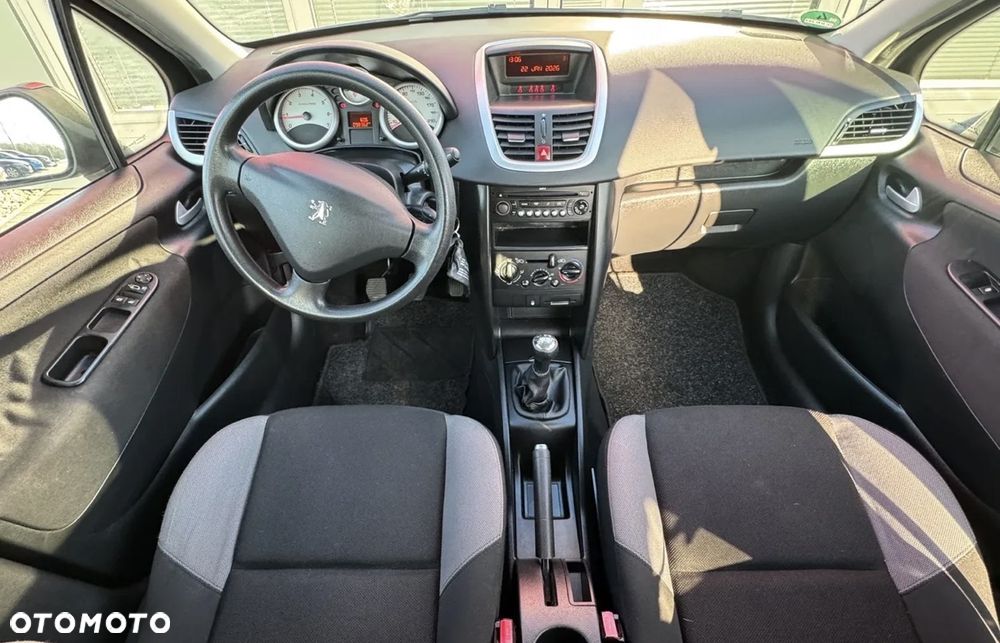 Peugeot 207 - 15