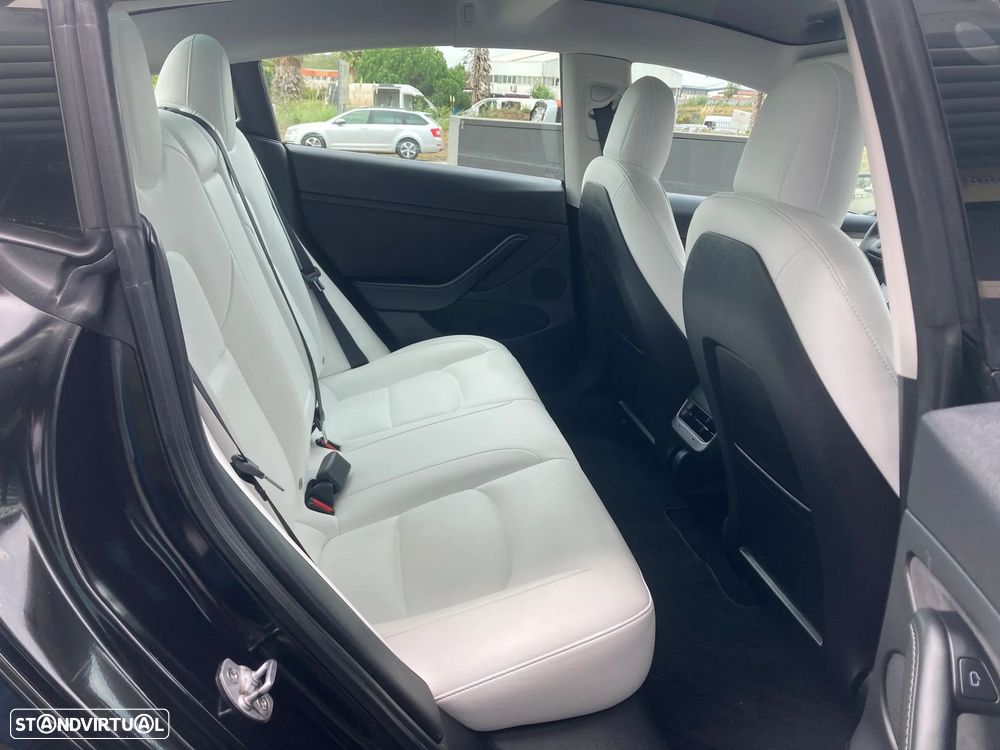 Tesla Model 3 RWD - 36