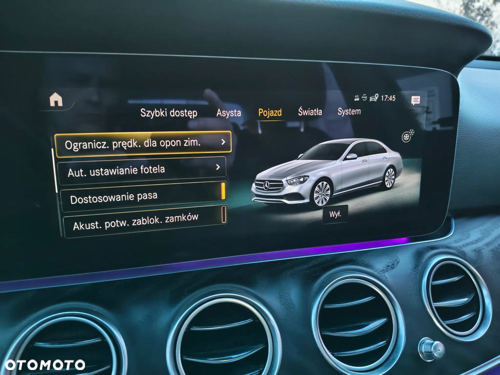 Mercedes-Benz Klasa E 220 d 4-Matic Avantgarde - 26
