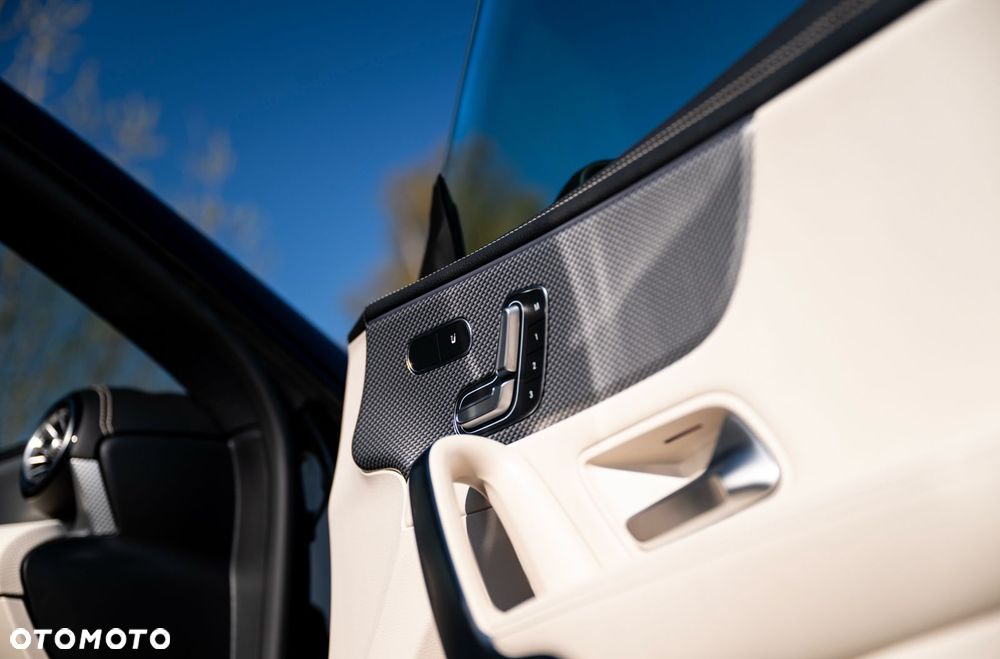 Mercedes-Benz CLA - 36