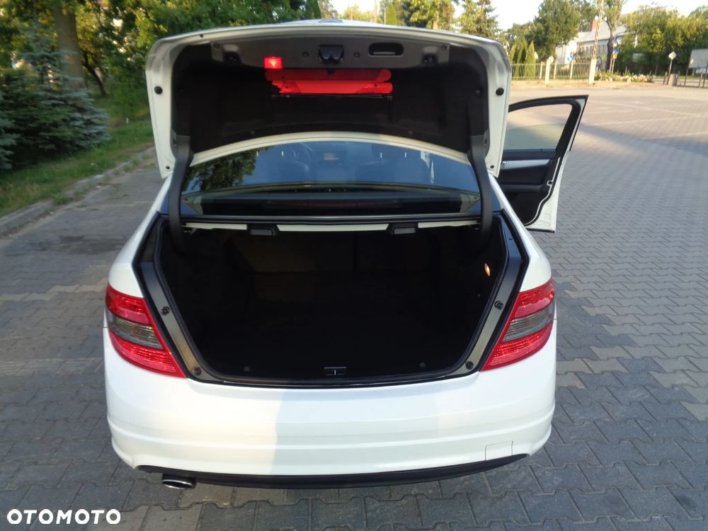 Mercedes-Benz Klasa C 180 Kompressor Avantgarde - 35