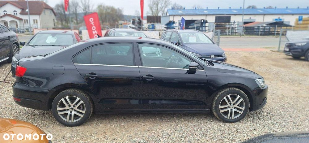 Volkswagen Jetta - 8