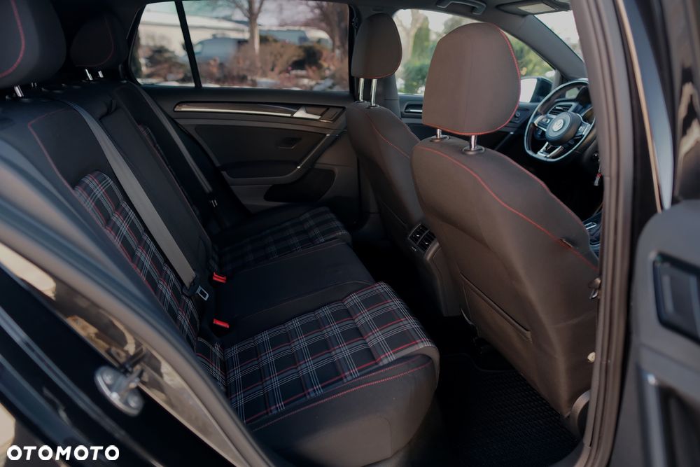 Volkswagen Golf GTI Performance BlueMotion Technology DSG - 16