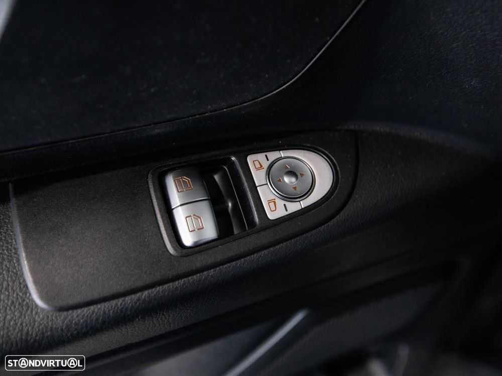 Mercedes-Benz E-VITO Longo - 12