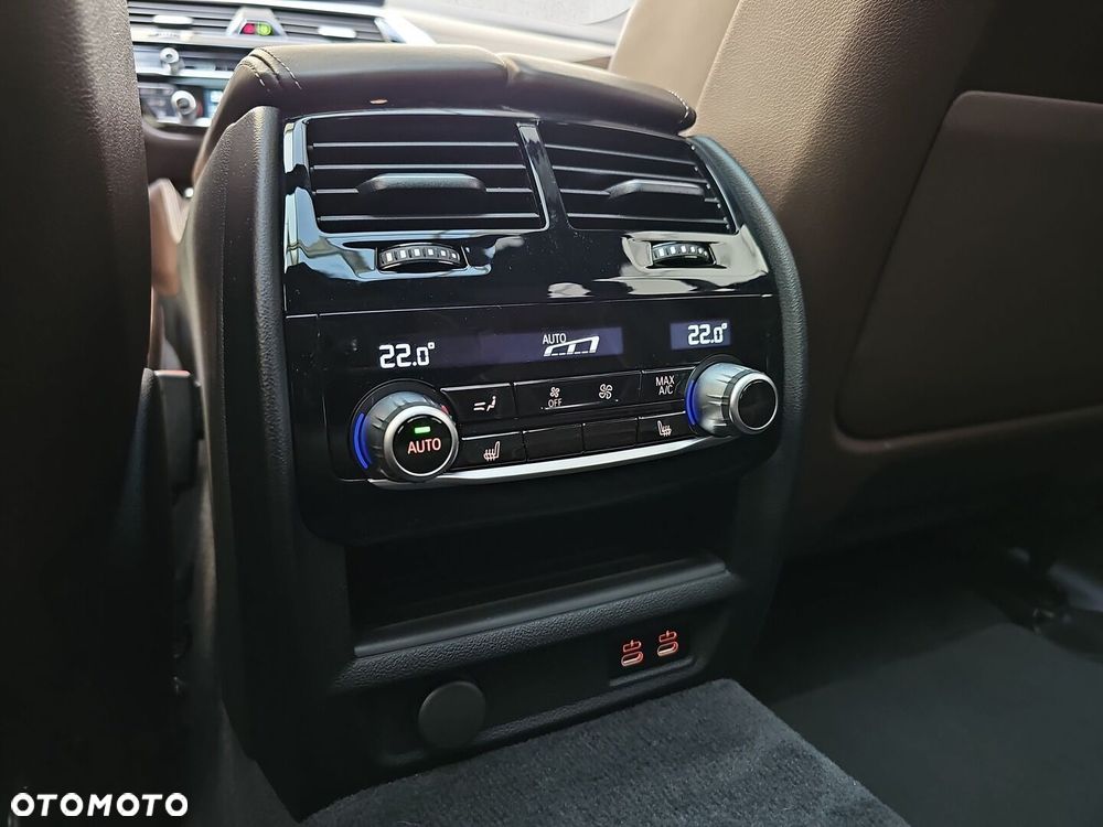 BMW Seria 5 530i xDrive GPF Luxury Line - 31