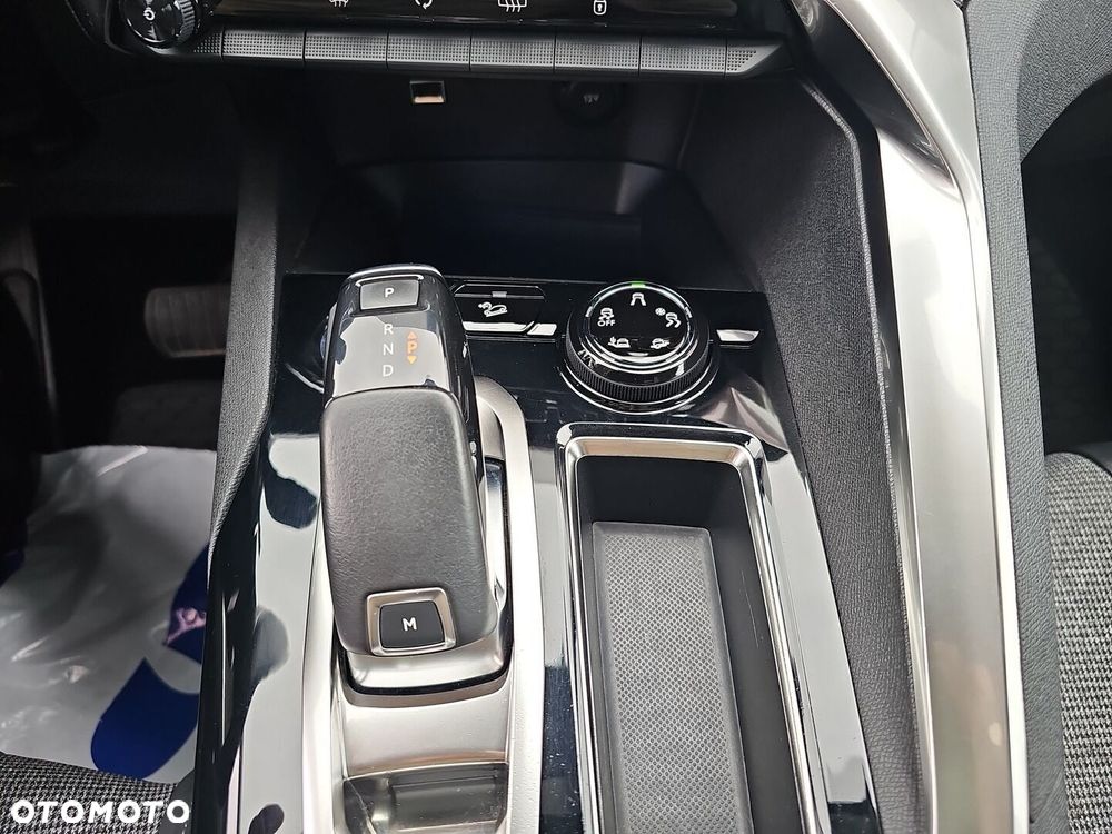 Peugeot 3008 1.6 PureTech GPF Allure S&S EAT8 - 21